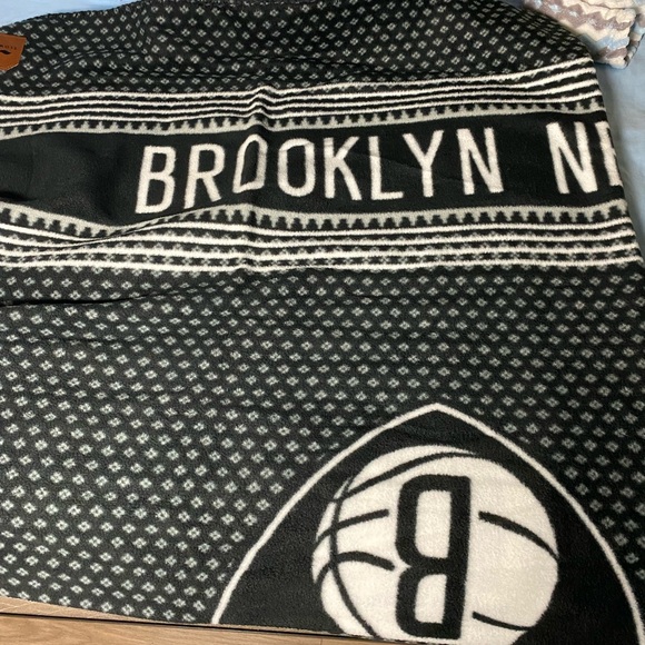 Brooklyn nets slow tide blanket - Picture 2 of 4